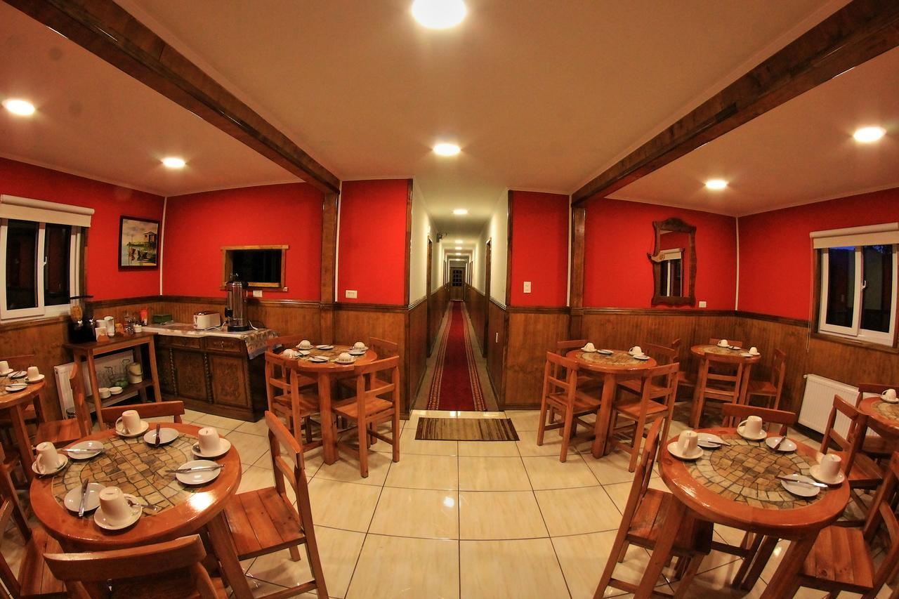 Hostal America En Puerto Natales Buitenkant foto
