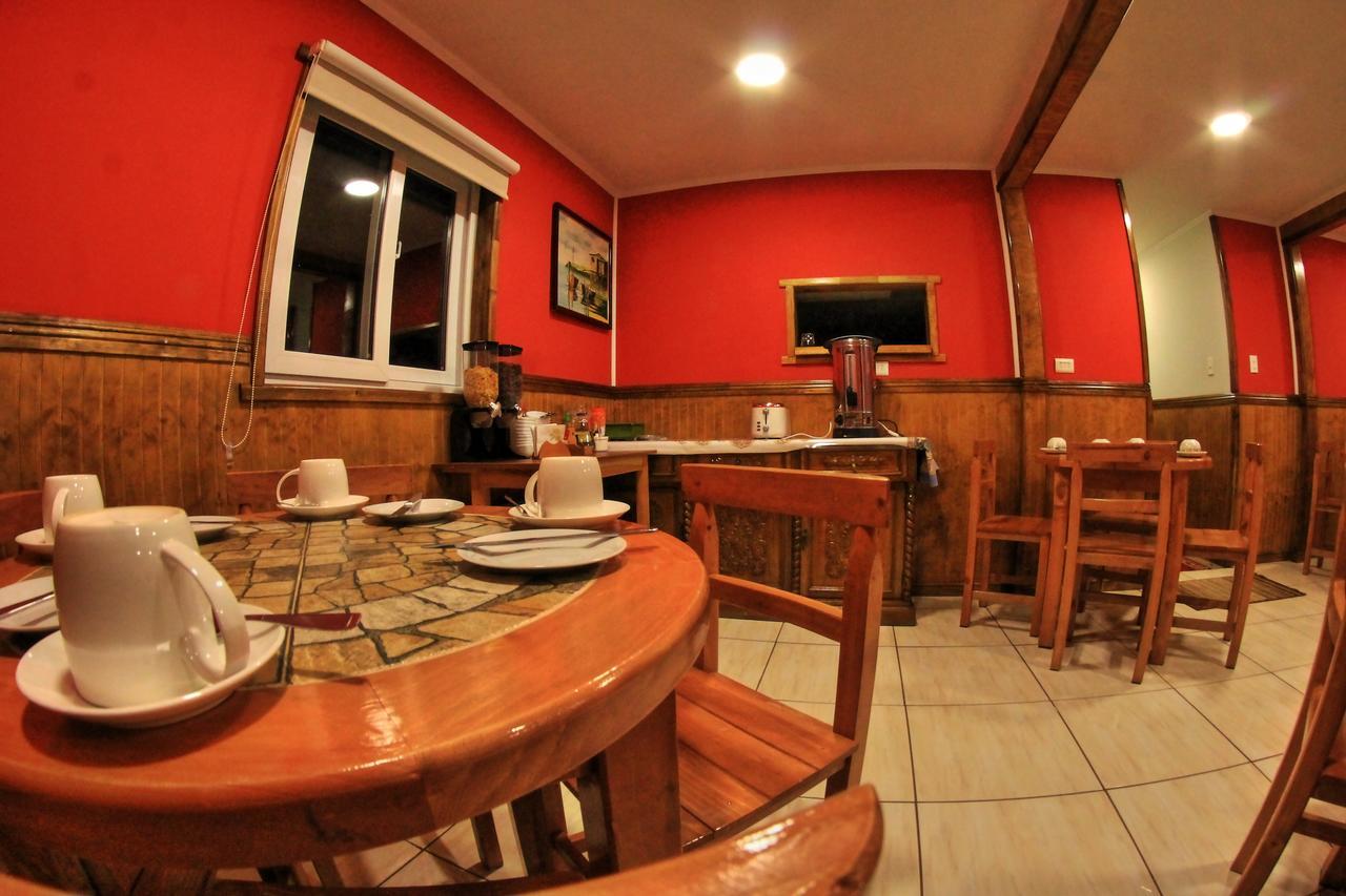 Hostal America En Puerto Natales Buitenkant foto